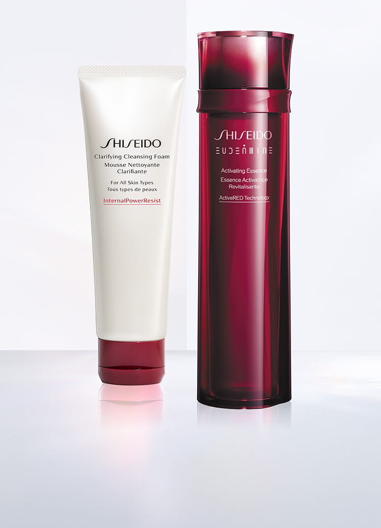 Mousse Nettoyante Clarifiante pour éliminer toutes les traces d’impuretés. Eudermine, un soin adoucissant activateur qui prépare la peau.